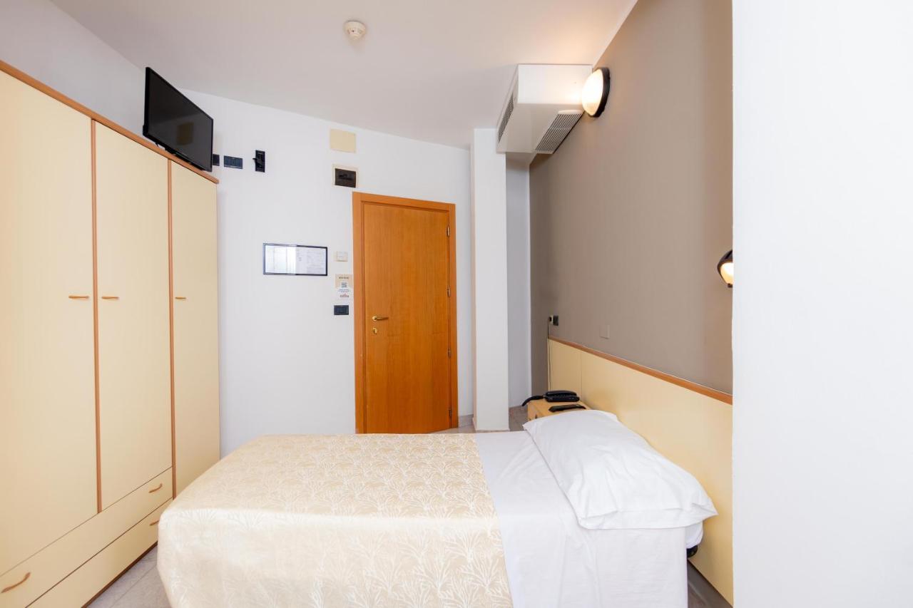 Hotel Galileo Rimini Ngoại thất bức ảnh